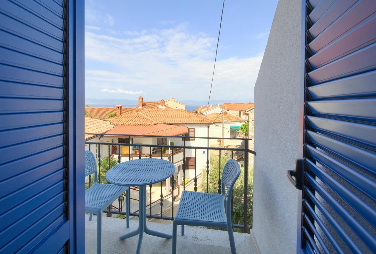 Apartman Placa Njivice Exterior photo