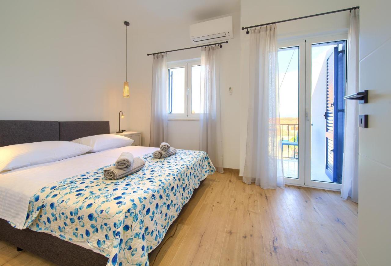 Apartman Placa Njivice Exterior photo